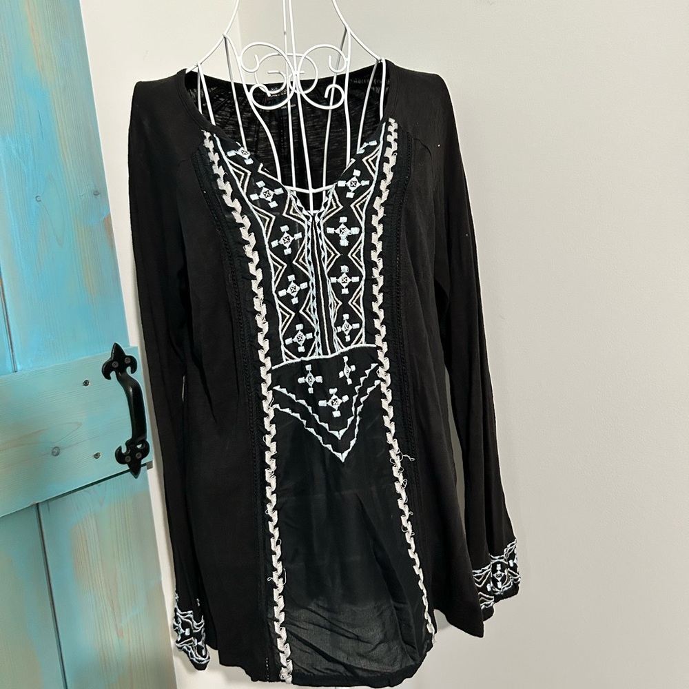 Lucky Brand black embroidered knit tunic size S